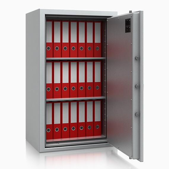 geöffneter feuerfester Dokumentenschrank, gefüllt mit roten Aktenordnern