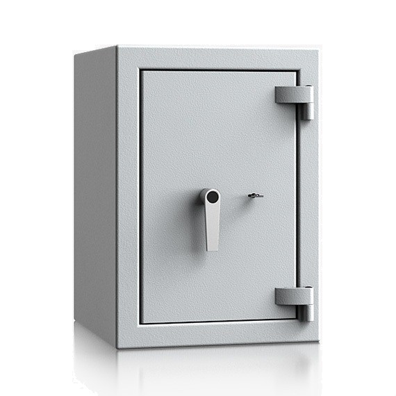 verschlossener Safe mit grauen Griff und Schlüsselschloss